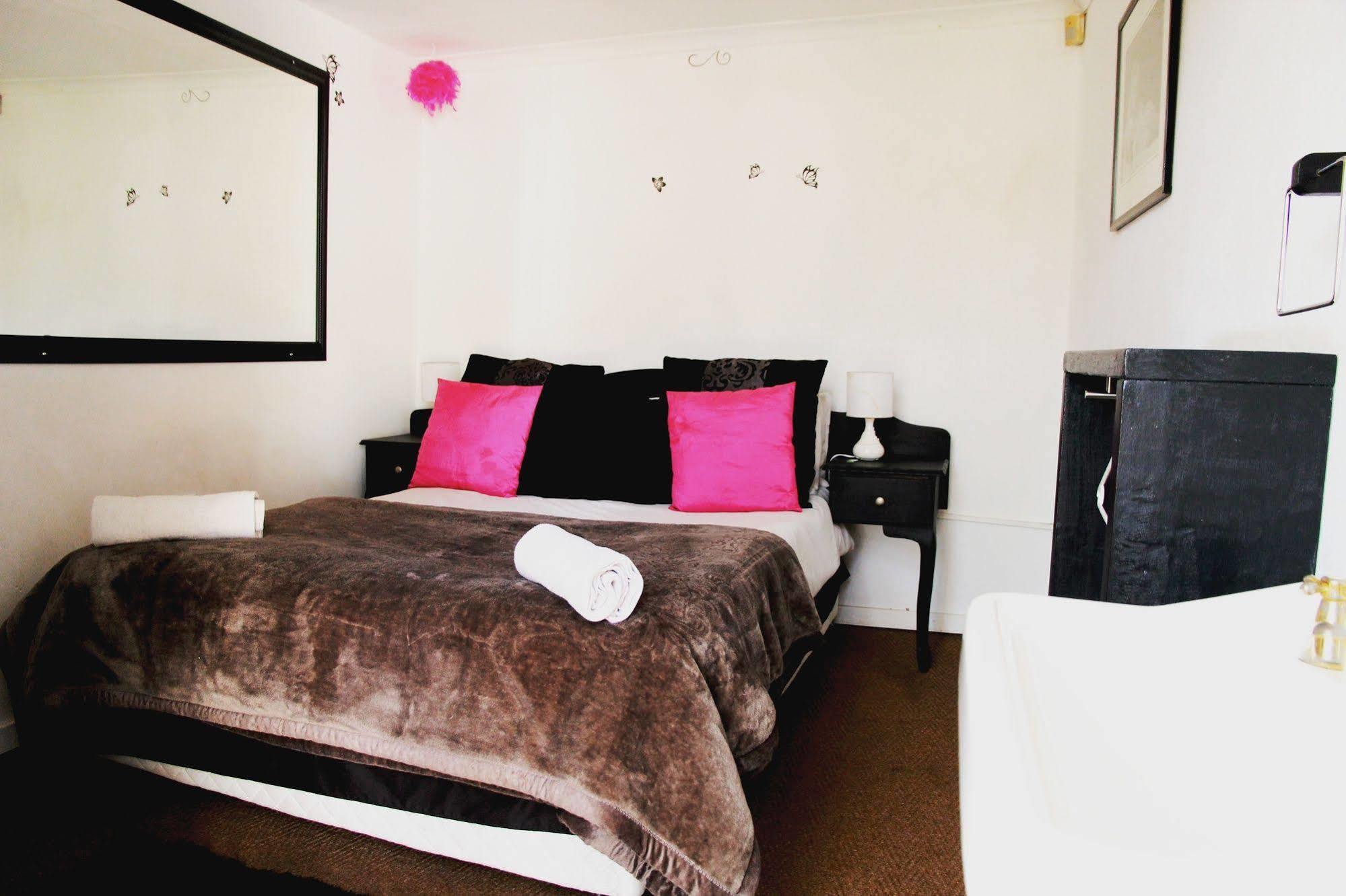 Homebase Melville Backpackers Johannesburg Bagian luar foto