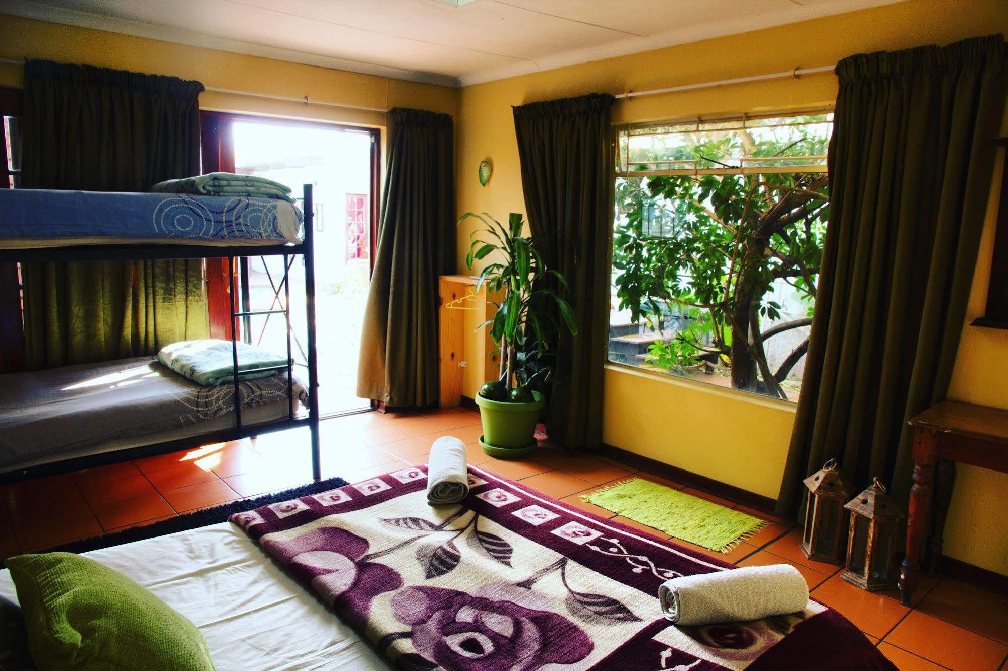 Homebase Melville Backpackers Johannesburg Bagian luar foto
